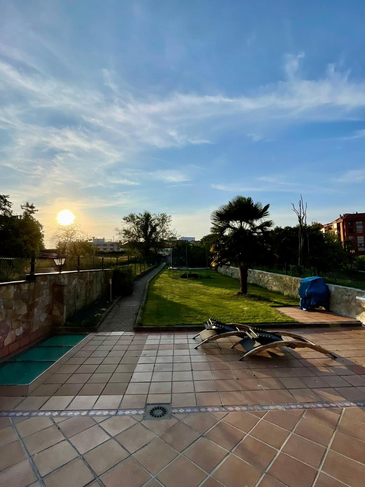 Apartamento La Santina Y Su Jardin Avilés Exterior foto