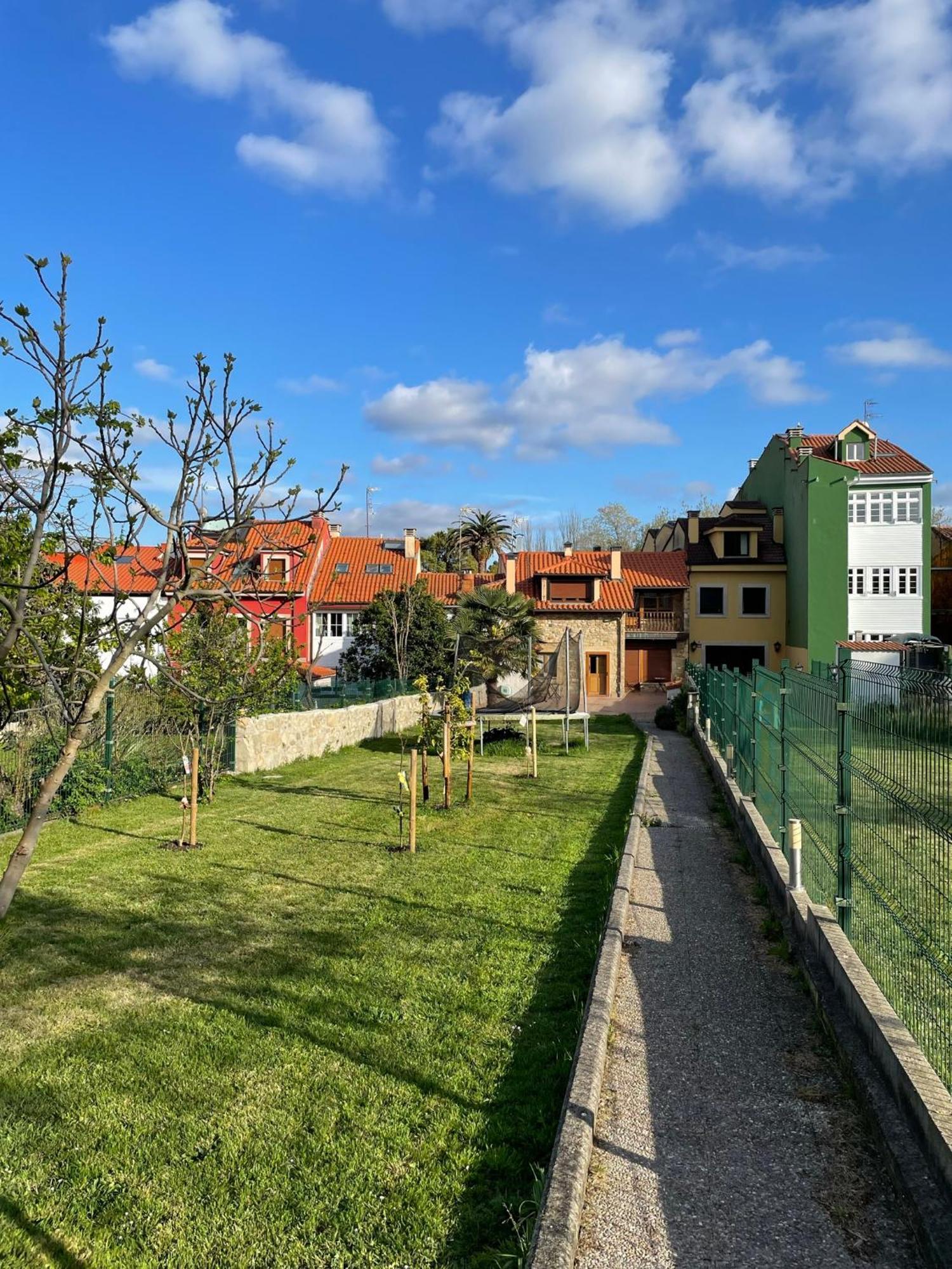 Apartamento La Santina Y Su Jardin Avilés Exterior foto